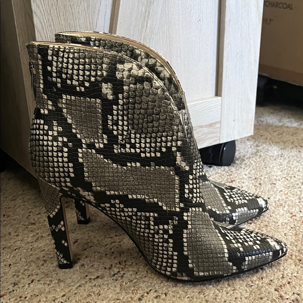 Nine West Black and Gray Snakeskin Heeled Boots